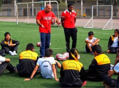 El rugby llegó a los colegios de Lima y provincias